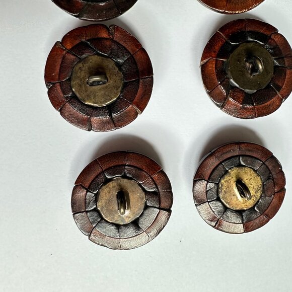 Bring a new lease of life to your sweaters or jackets, brown Leather Buttons - Picture 4 of 5